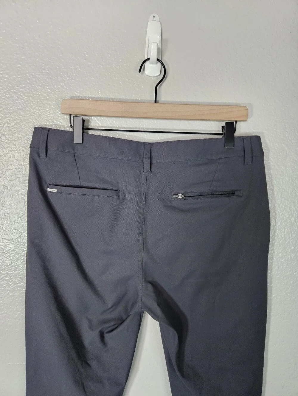 Vuori Cascade Tech Chino Pants Size L